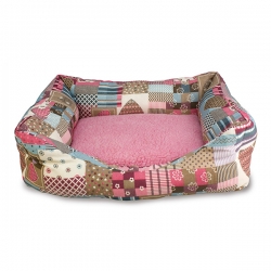Cama cuadrada corazones y rayas perros y gatos
