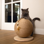 Rascador para Gatos Bola de Madera Designed By Lotte